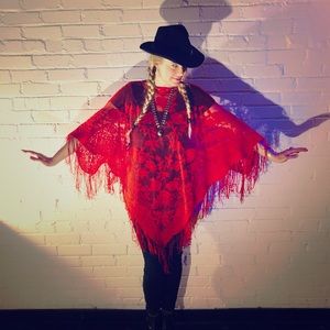 Vintage Red Lace Fringed Poncho \Coverup